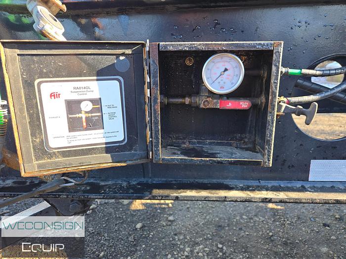 Used 2000 K-Line Tandem Axle Jeep