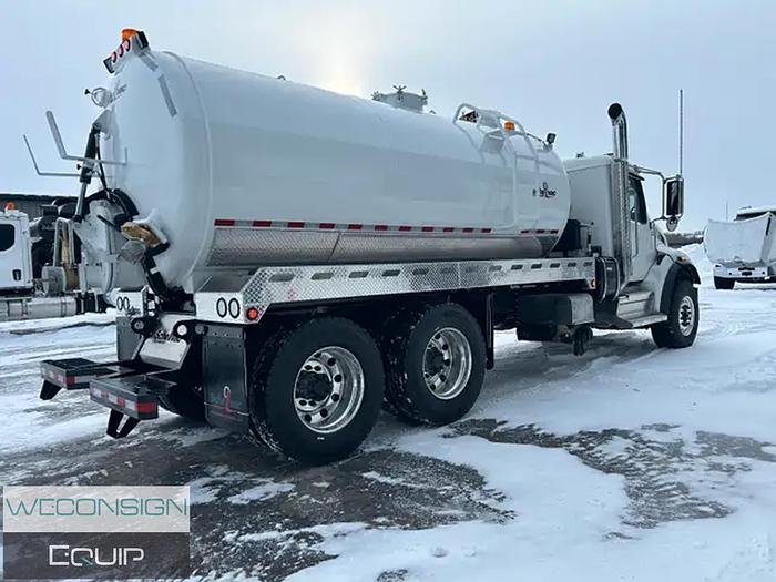 Used 2025 Peterbilt 548 TA Septic/ Straight Vac