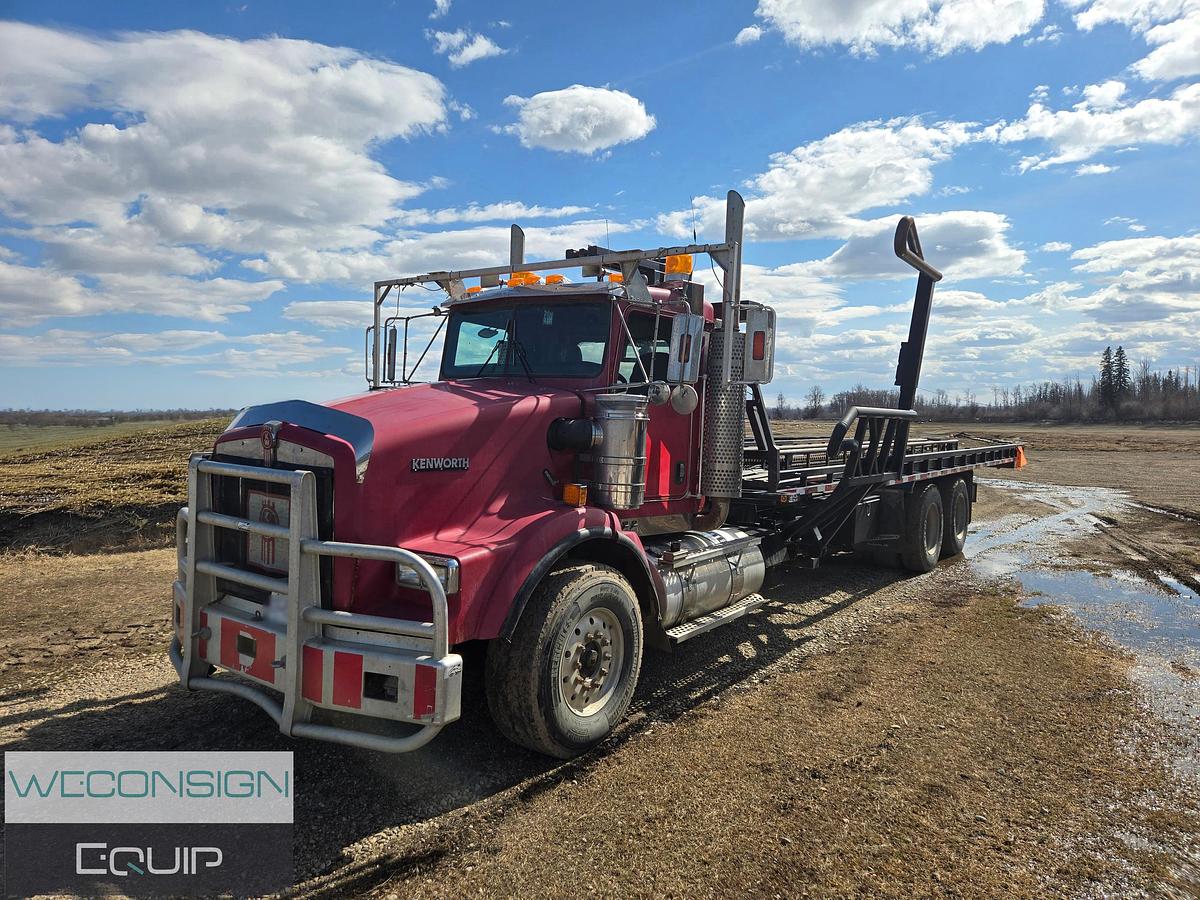 Used 2005 Kenworth T800 Hay Bale Truck