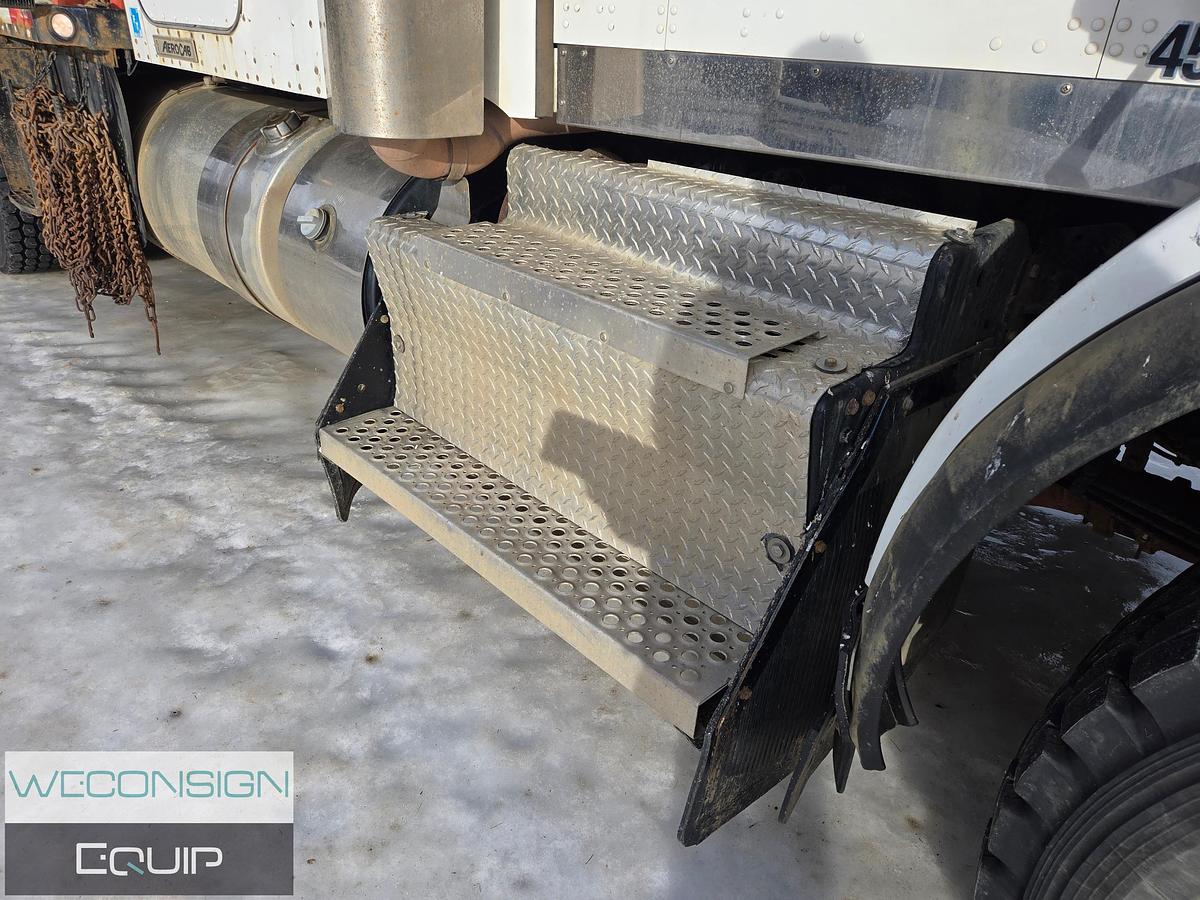 Used 2013 Kenworth T800 Winch Truck