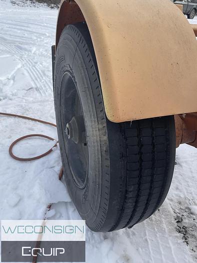 Used 2002 Nissan 2500 – Pavement Marking Vocational Truck