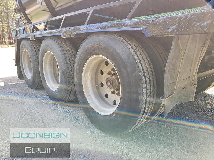 Used 2004 Park / Provac Vacuum Trailer