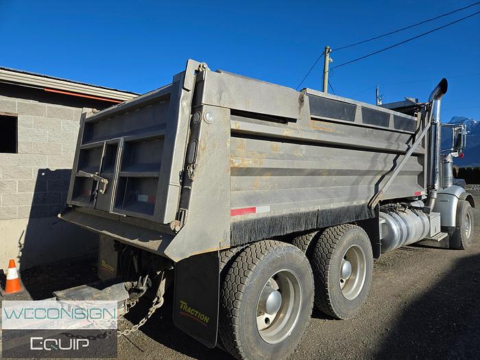 Used 2009 Peterbilt 367 TA Dump Truck