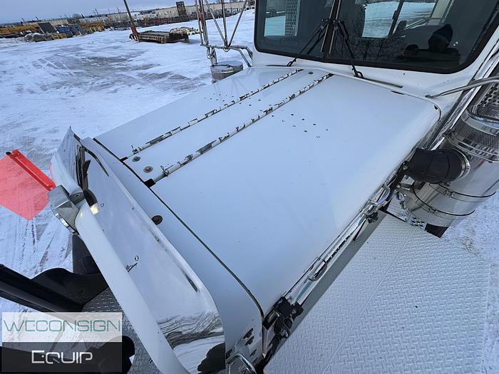 Used 2004 Kenworth C500B Bed Truck