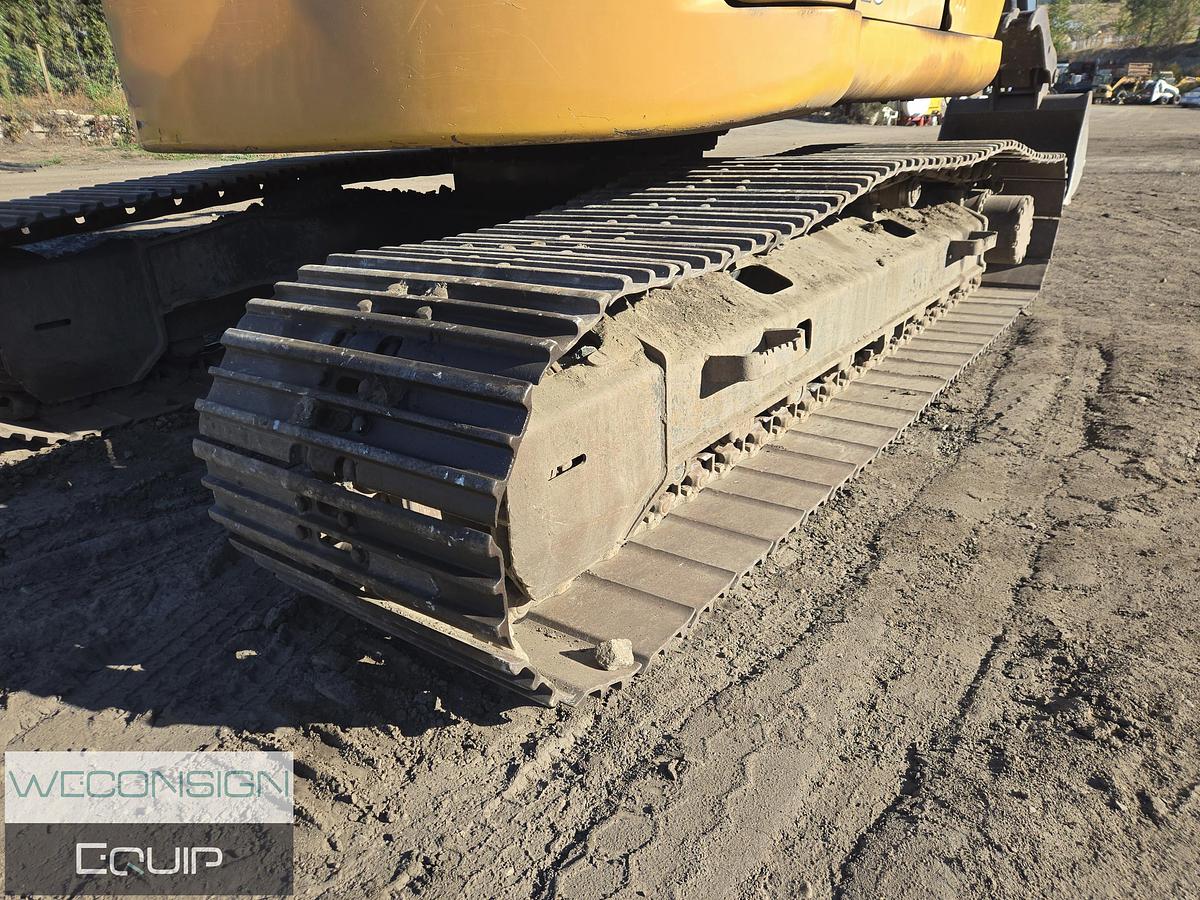 Used 2011 John Deere 225D LC