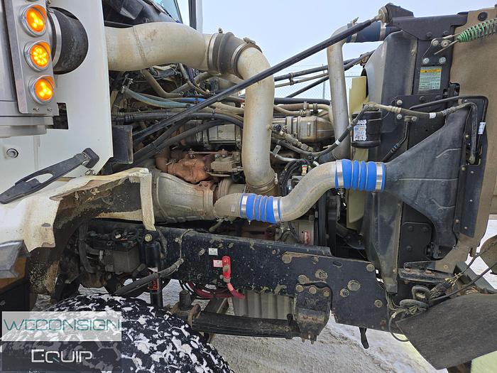 Used 2015 Western Star Tri-Drive Custom Vac Semi Vac