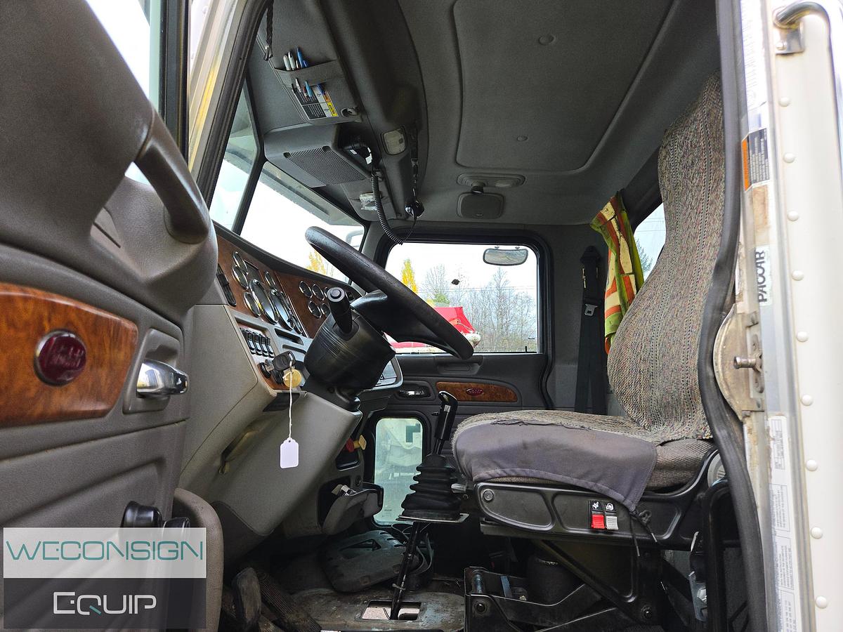 Used 2009 Kenworth W900L TA Sleeper Truck Tractor