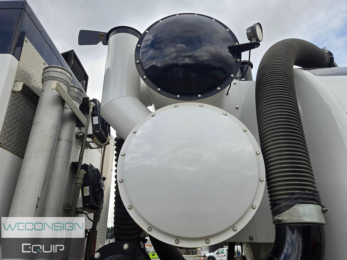 Used 2020 Peterbilt 567 Tri Drive Hydro Excavator