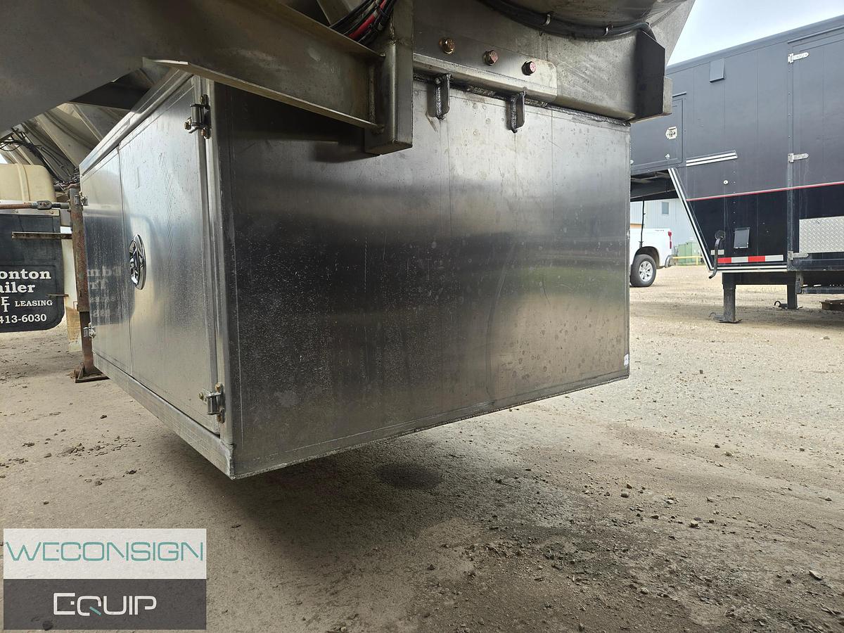Used 2013 Polar Stainless 407 Tanker Trailer