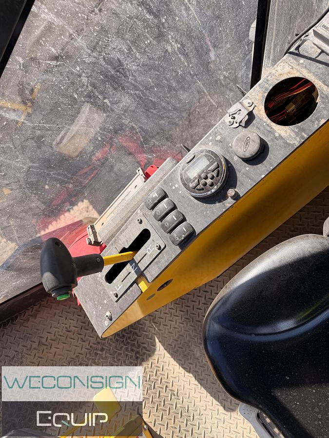 Used 2014 Sakai SV540T 84" Compactor