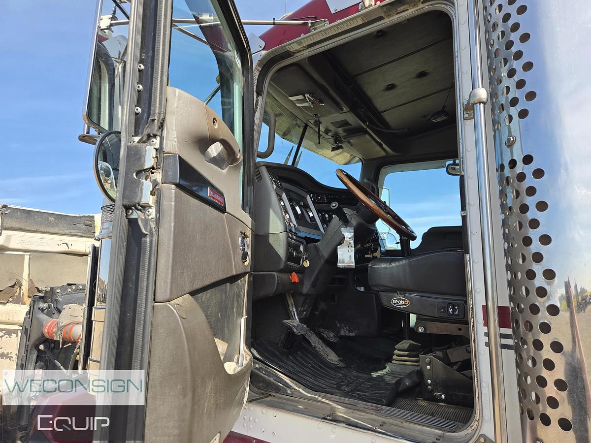 Used 2011 Kenworth T800 Tri Drive Texas Bed Truck