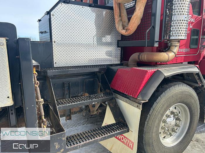 Used 2004 Kenworth T800 Picker Truck