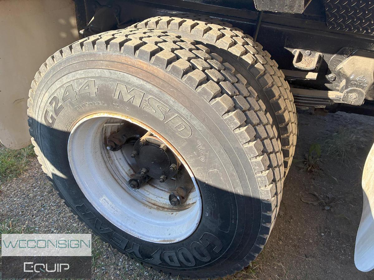 Used 1986 Mack Single Bed Truck