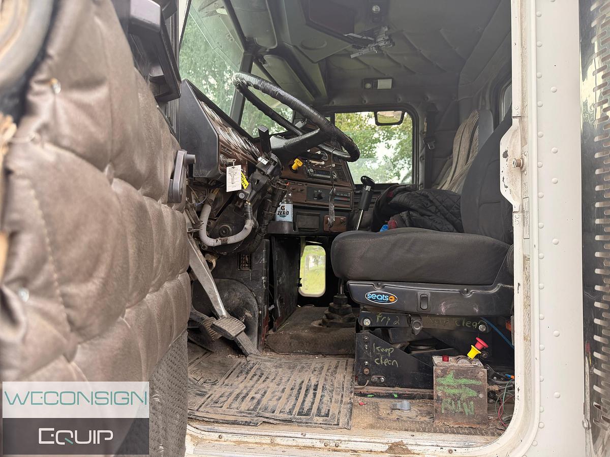 Used 2007 Freightliner FLD120SD 35 Ton Knuckle Boom Truck