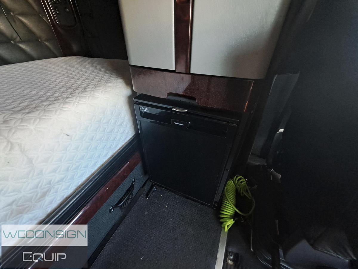 Used 2020 Freightliner Coronado Sleeper Truck Tractor