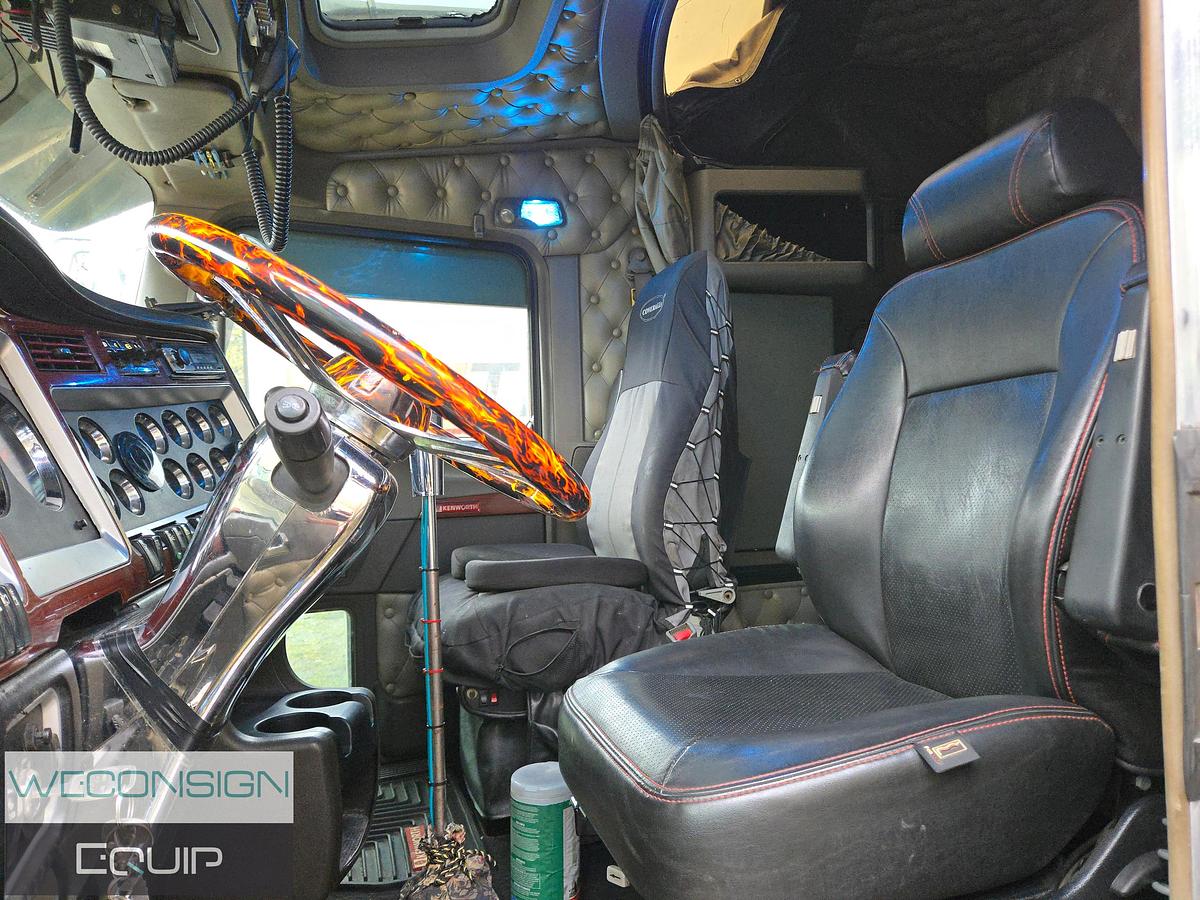 Used 2009 Kenworth W900L TA Sleeper Truck Tractor