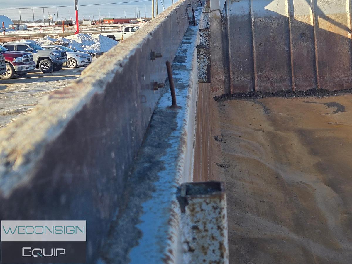 Used 2016 Arnes 30' End Dump