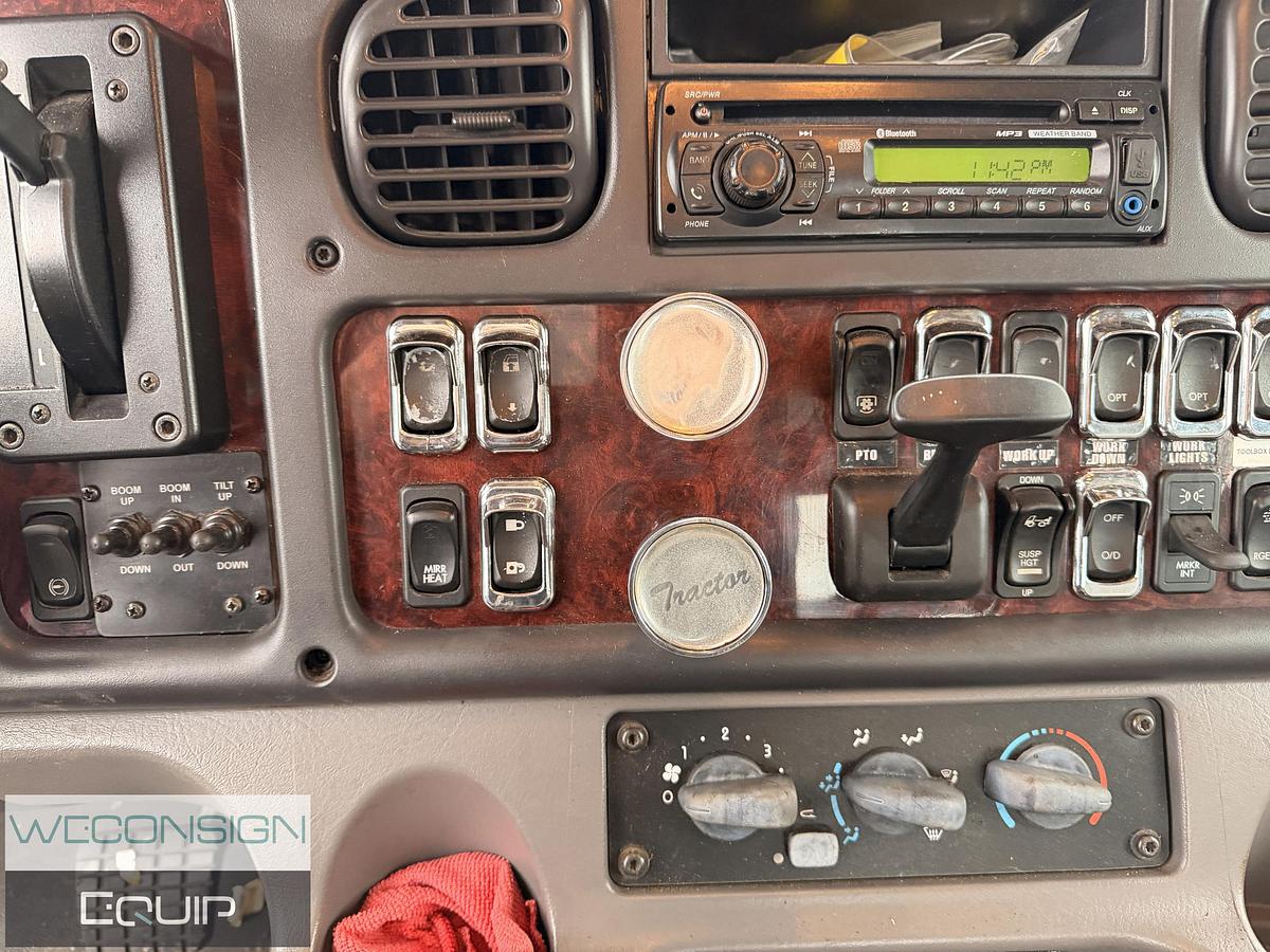 Used 2014 Freightliner M2106 Tow Truck/ Wrecker Truck