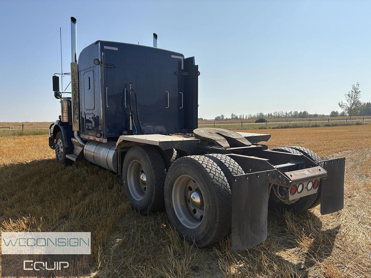 Used 2005 Kenworth T800 Sleeper Tractor
