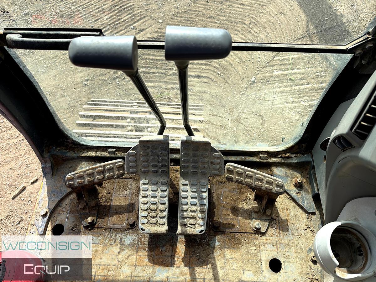 Used GTH-10 2015 John Deere 245G LC Excavator