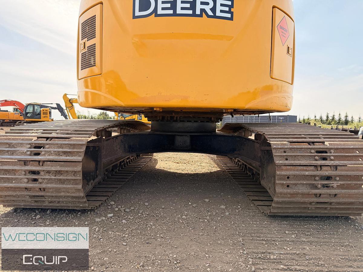 Used GTH-10 2015 John Deere 245G LC Excavator