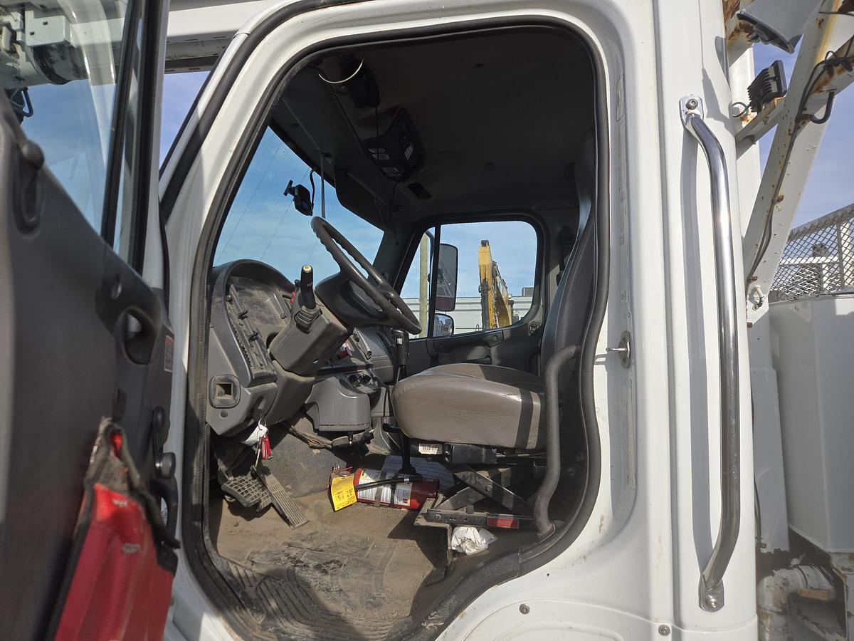 Used 2013 Freightliner 114SD TA Digger Truck
