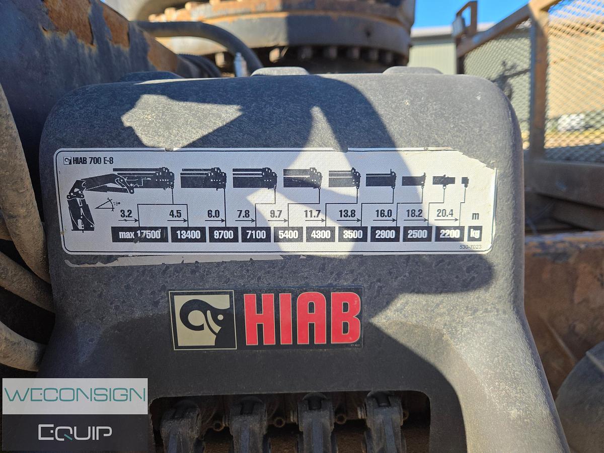 Used 2009 Freightliner FLD120SD Picker Truck