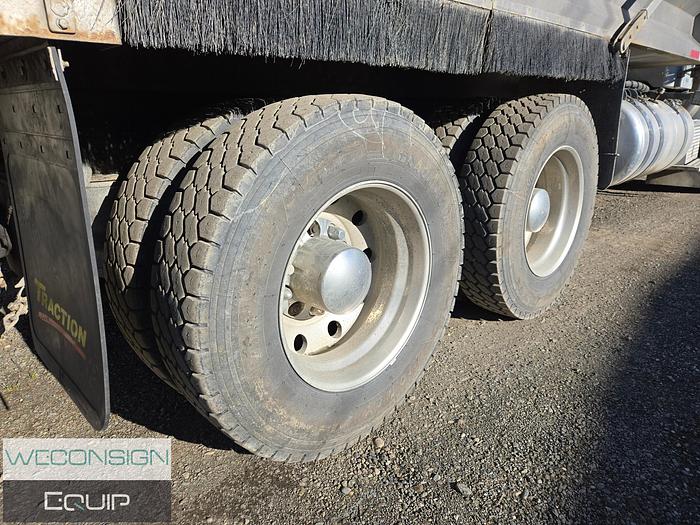 Used 2009 Peterbilt 367 TA Dump Truck