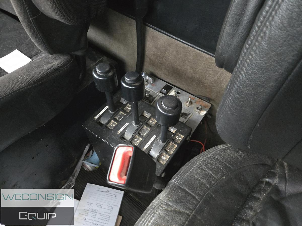 Used 2004 Kenworth T800B TA Dump Truck