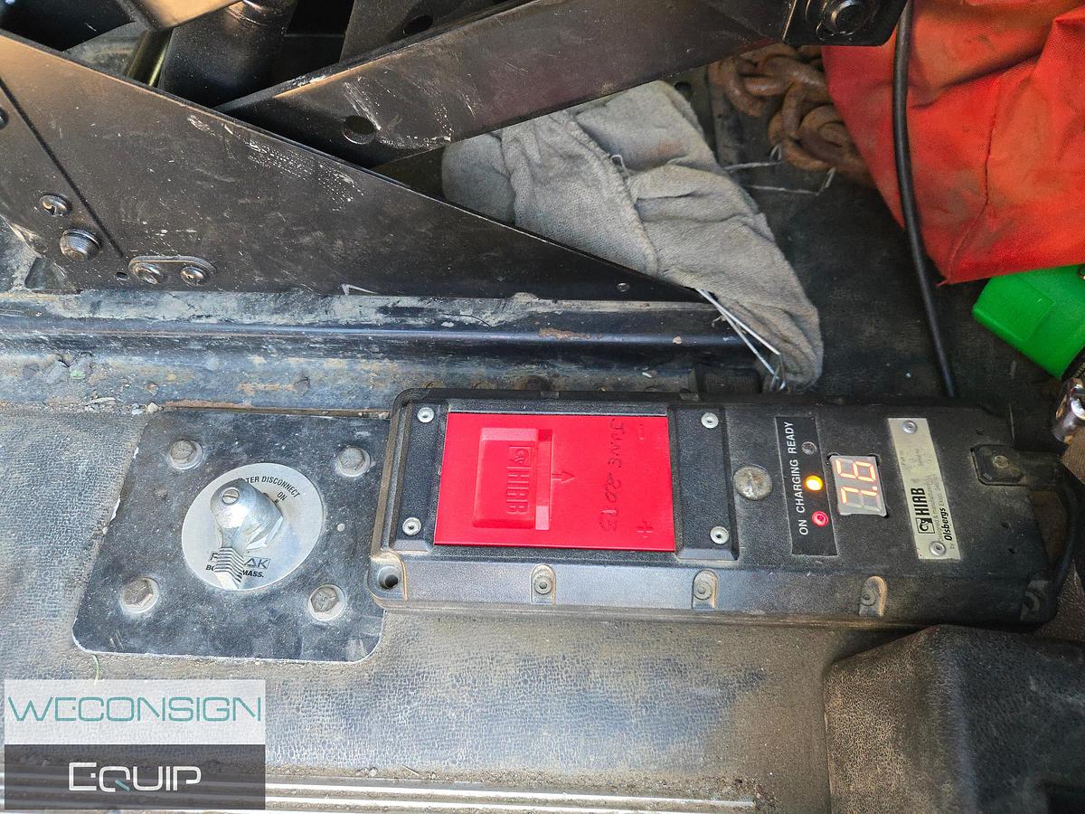 Used 2009 Freightliner FLD120SD Picker Truck