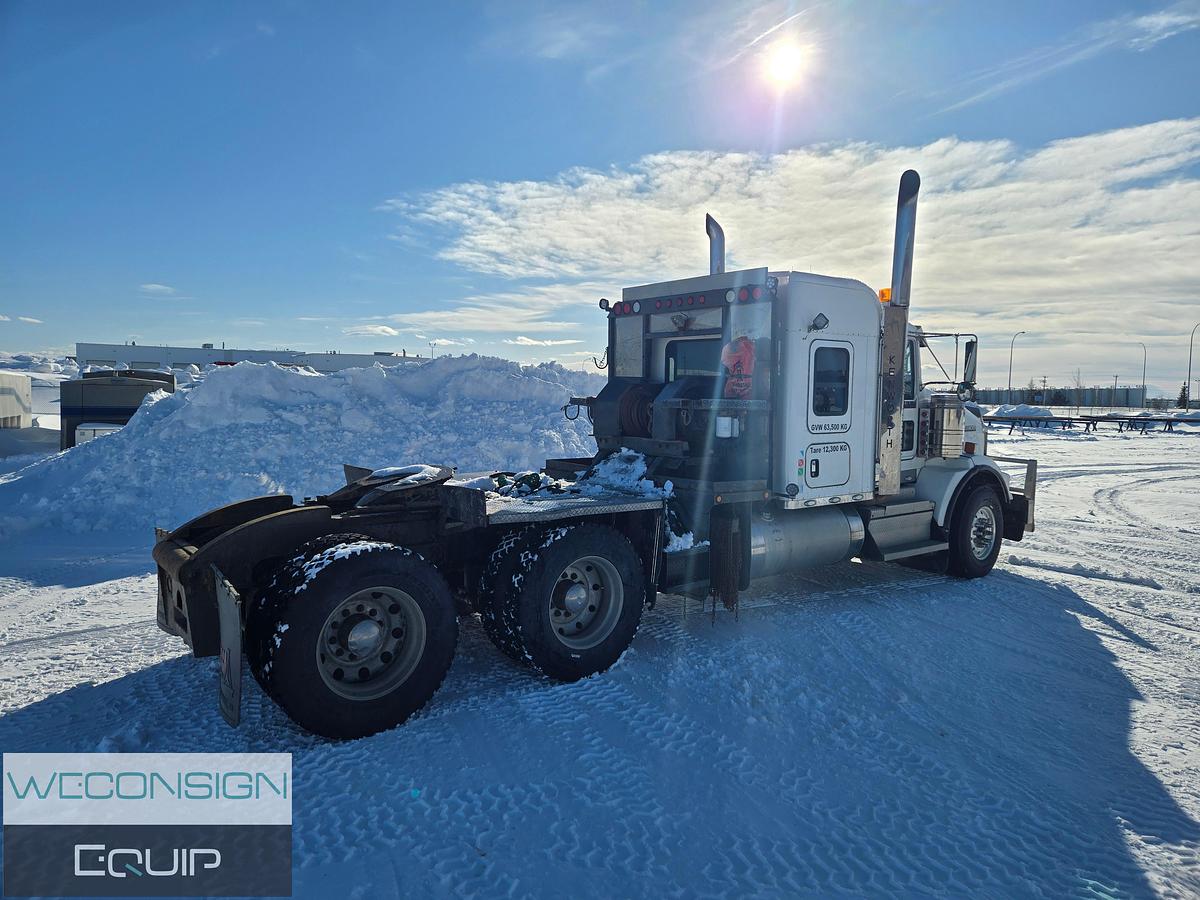 Used 2019 Kenworth T800 Winch Truck