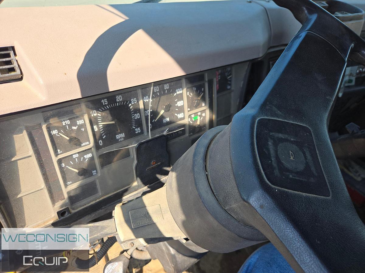 Used 1997 International 4,000 Gallon Water Truck