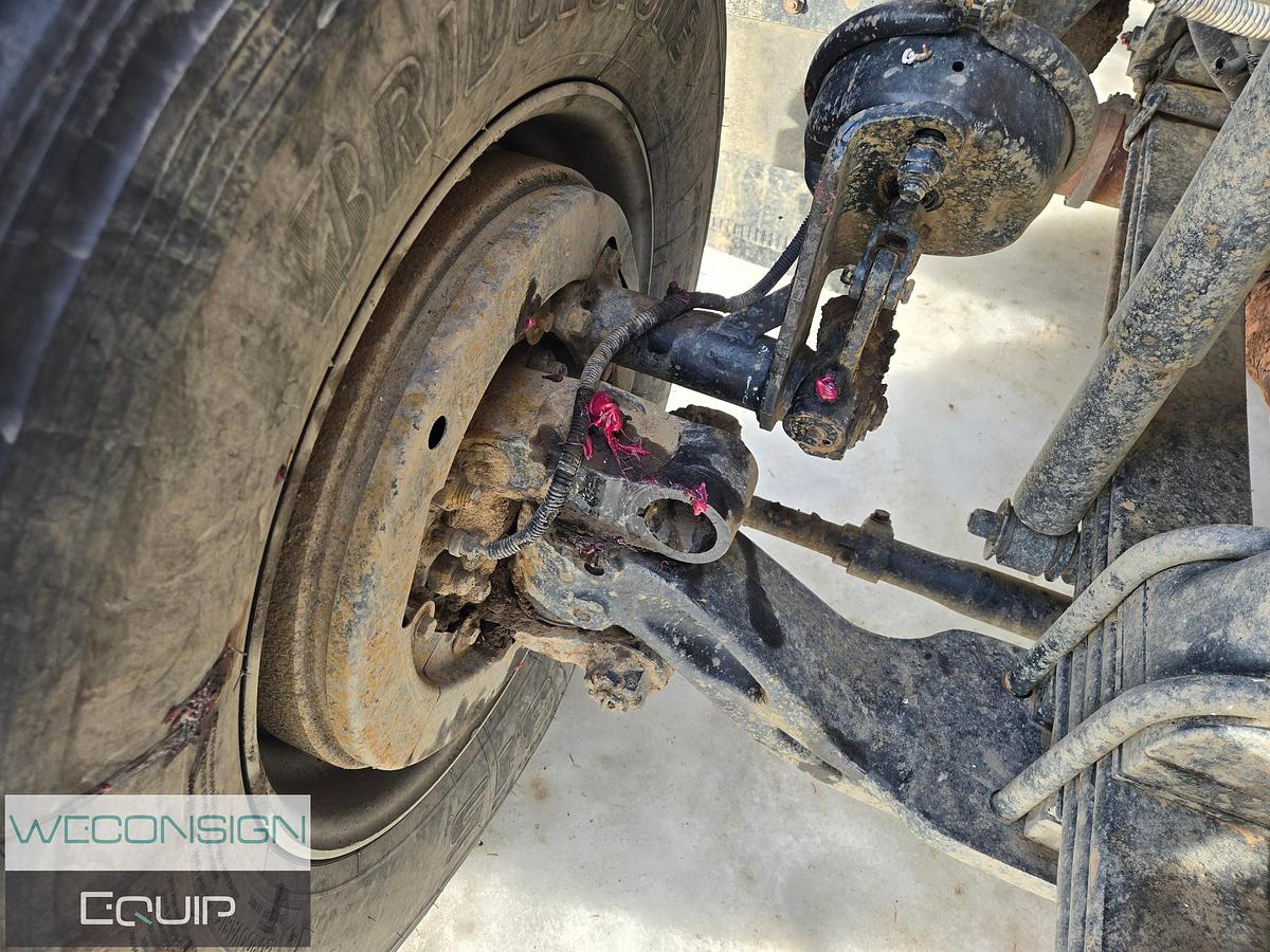 Used 2013 Kenworth T800 Winch Truck