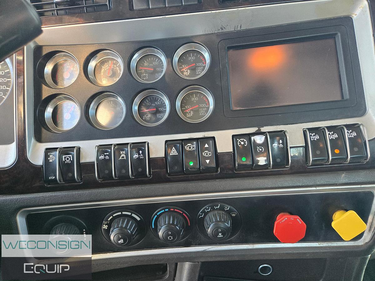 Used 2019 Kenworth T800 Winch Truck