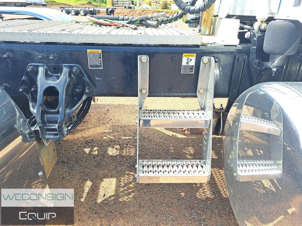 Used 2024 Peterbilt 389 Sleeper Truck Tractor