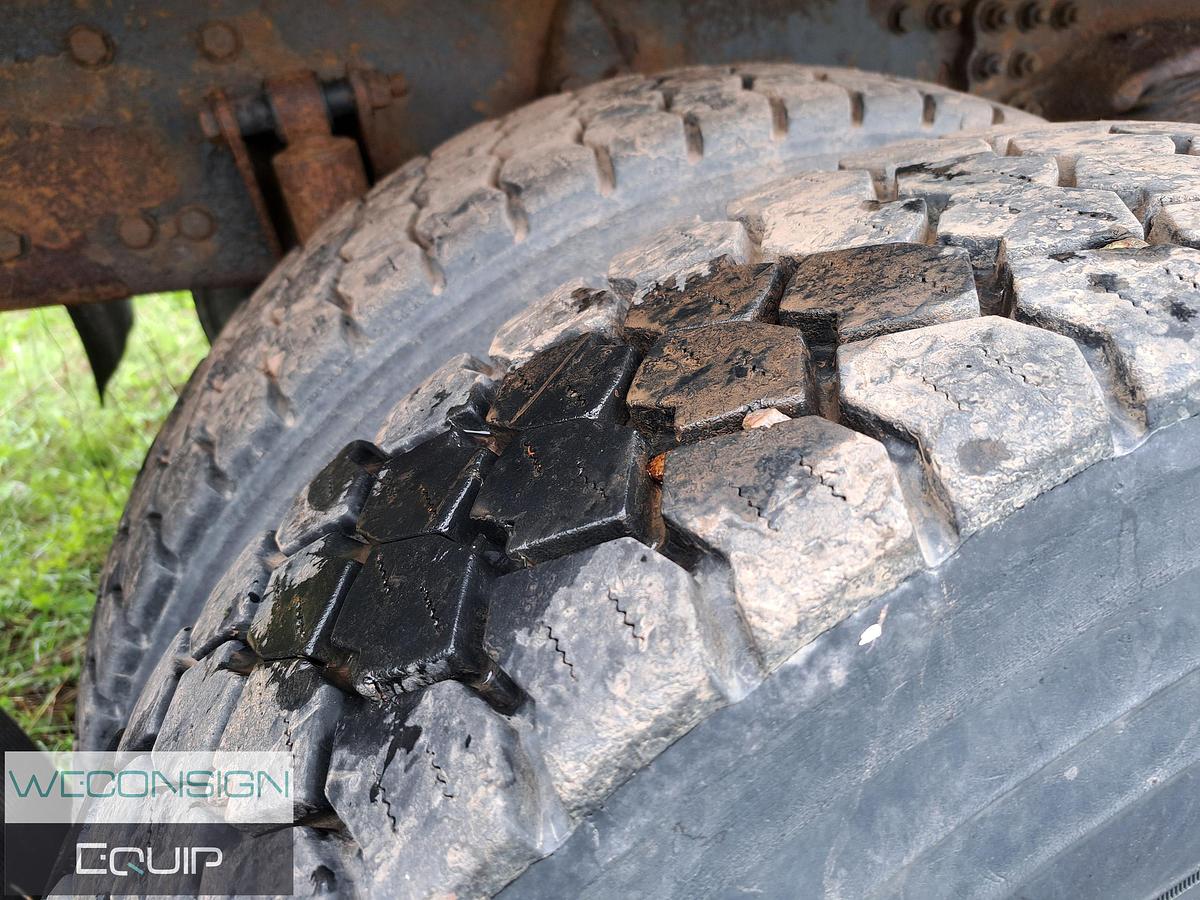 Used 2014 Freightliner M2 106 Sideload Refuse Unit