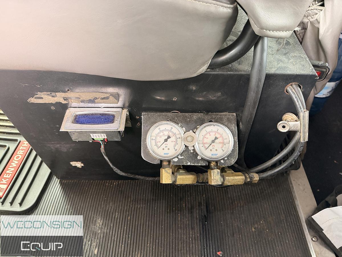 Used 2009 Kenworth T800 Winch Truck