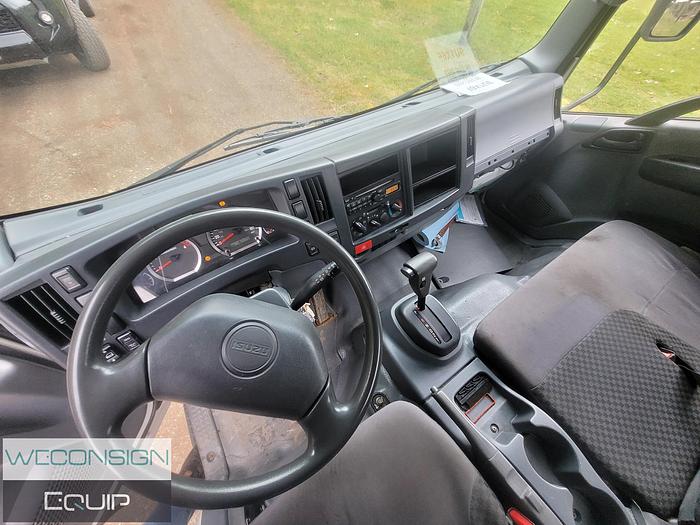 Used 2011 Isuzu NPR 18' Box/Van