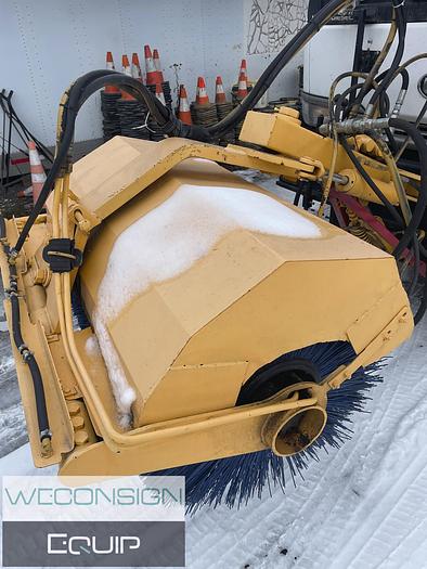 Used 2002 Nissan 2500 – Pavement Marking Vocational Truck