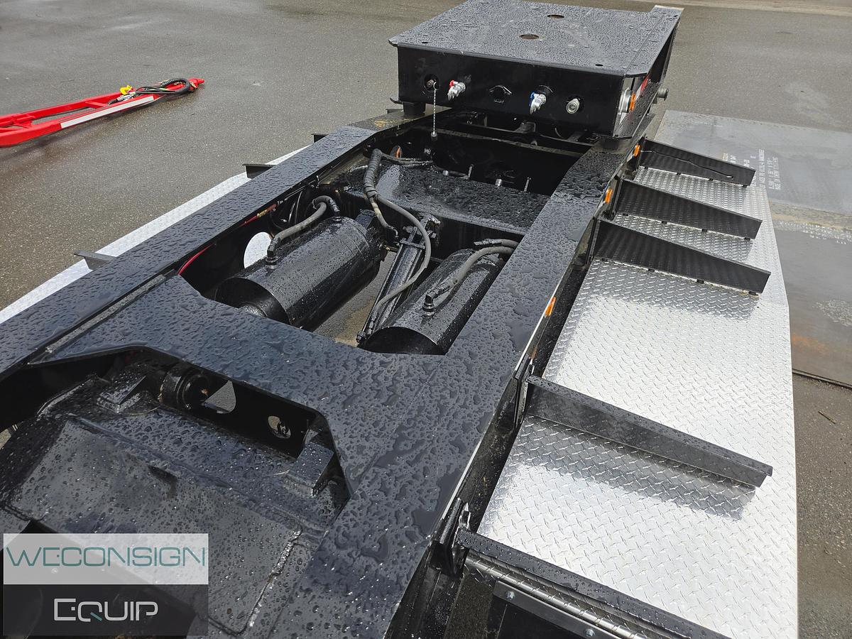 Used 2005 K-Line 60 Ton Lowbed Trailer and Jump Jeep