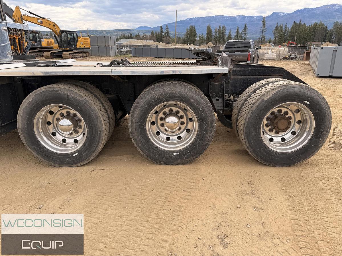 Used 2009 Kenworth T800 Winch Truck