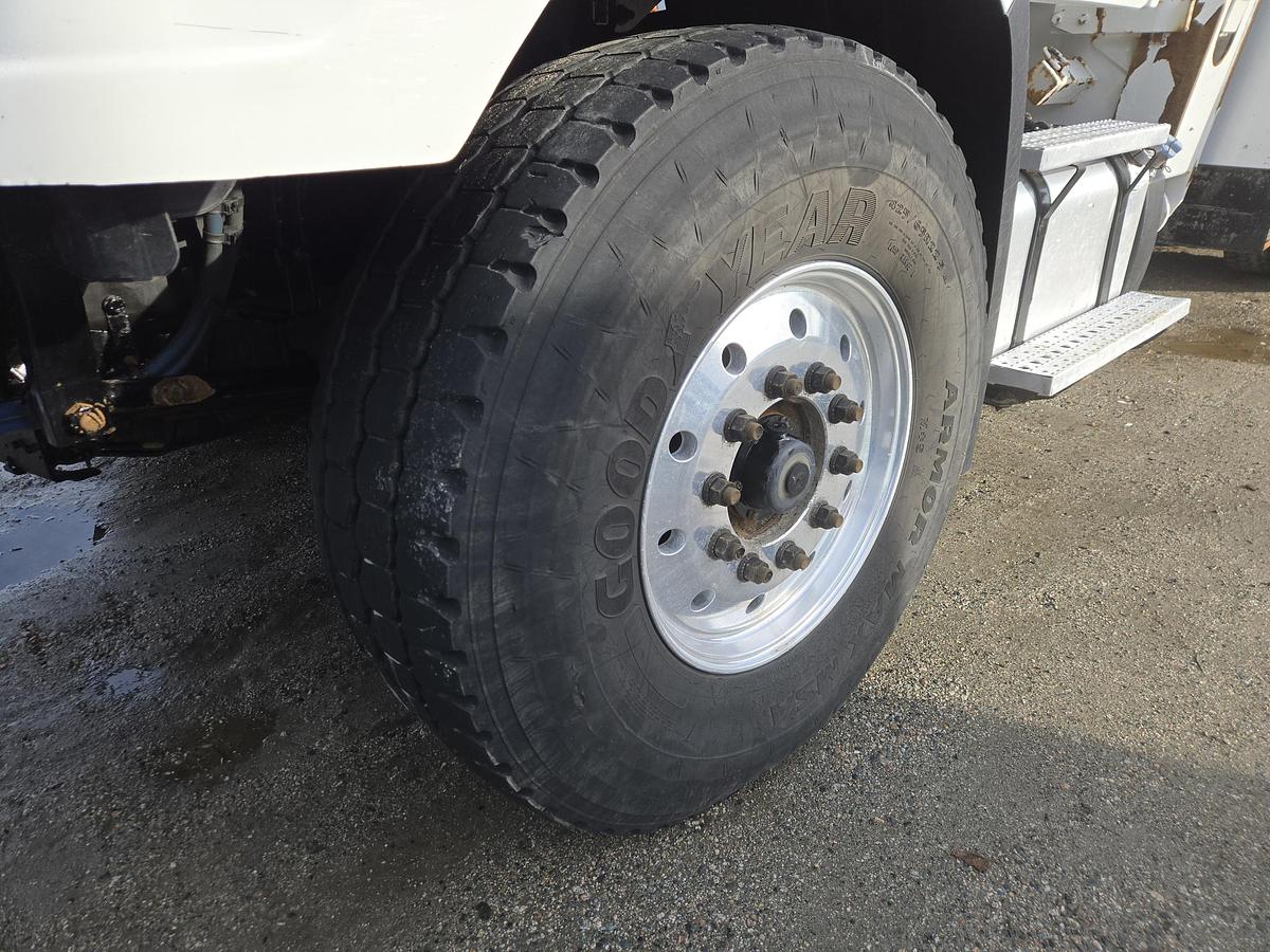 Used 2013 Freightliner 114SD TA Digger Truck