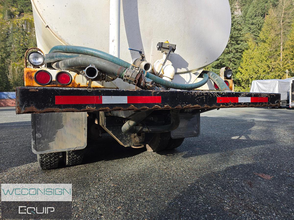 Used 1996 Mack CH613 TA Water Truck