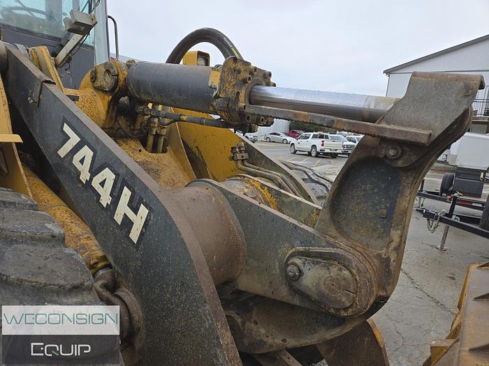 Used 2001 John Deere 744H Wheel Loader