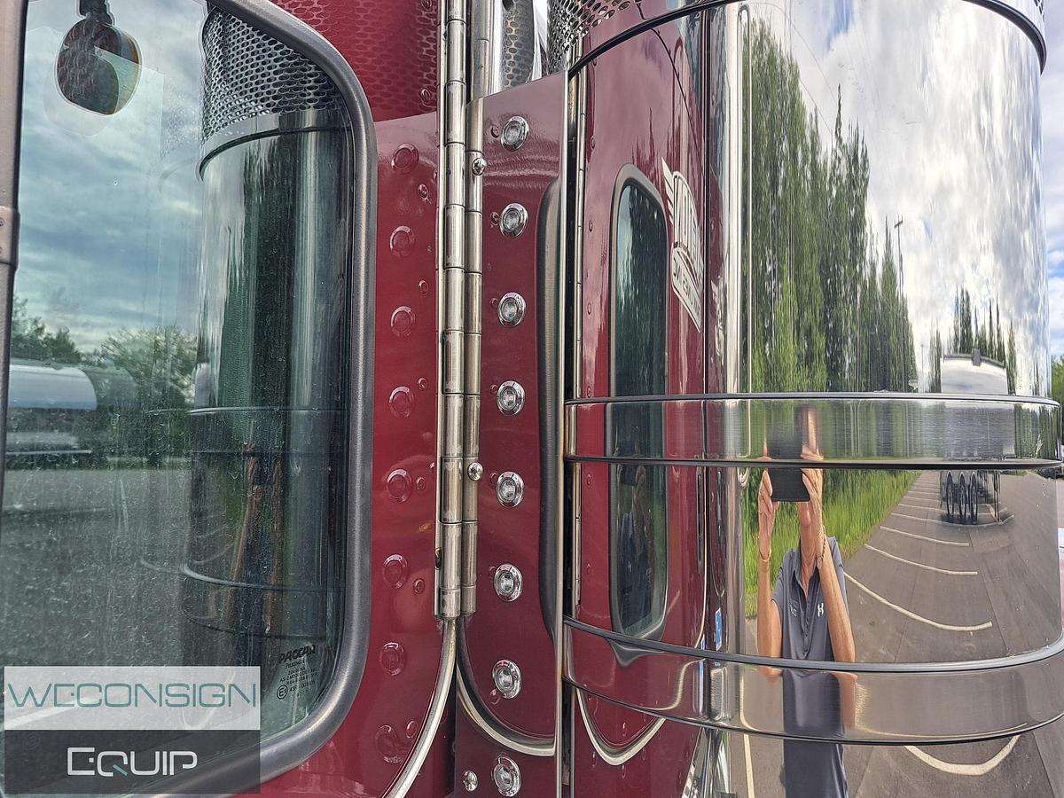 Used 2022 Peterbilt 389