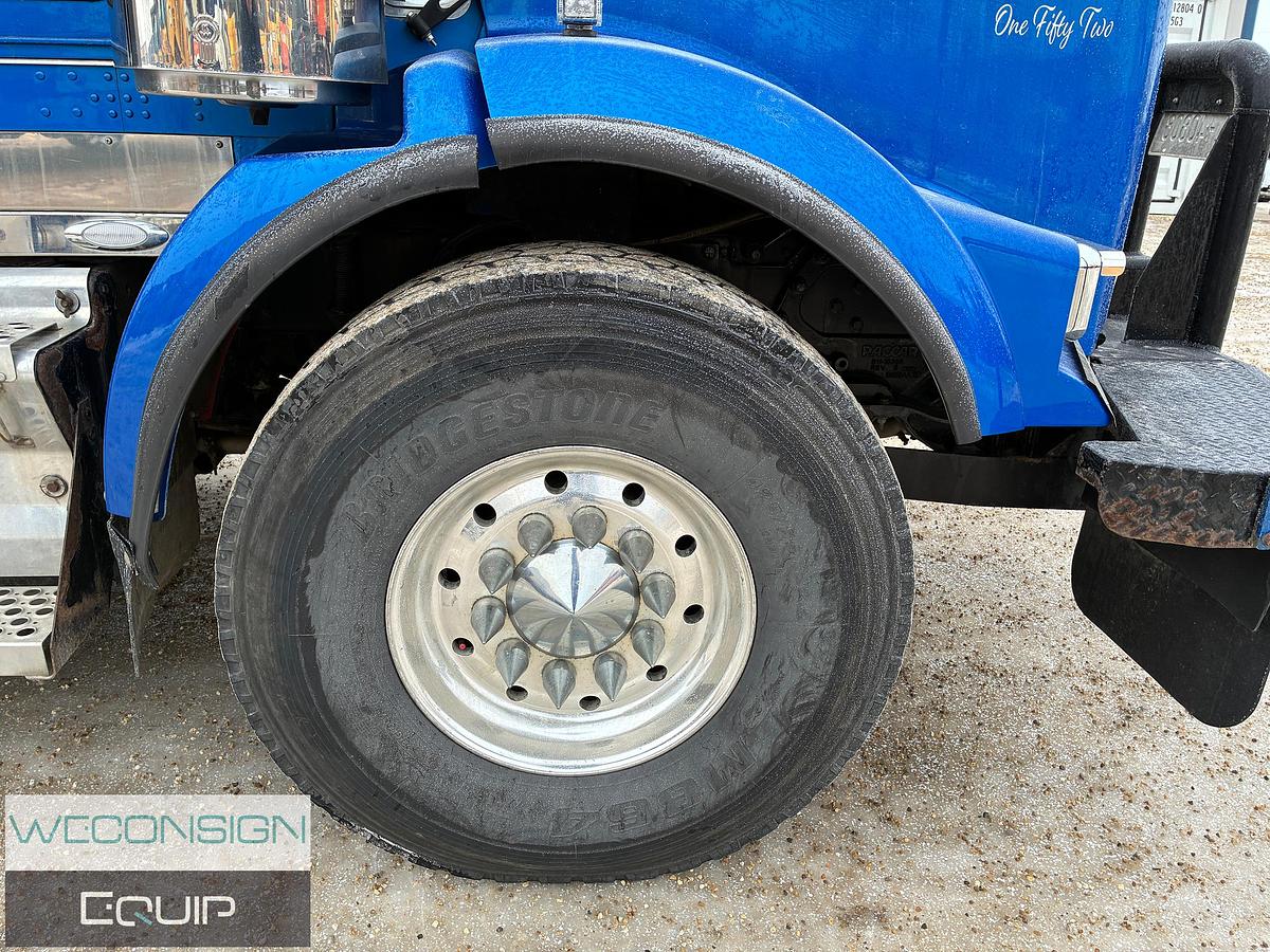 Used 2010 Kenworth T800 Tri Drive Winch Truck