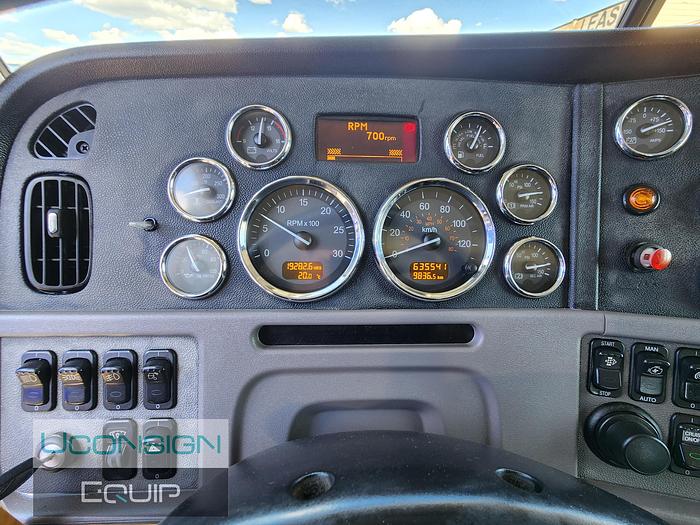 Used 2013 Peterbilt 367 Semi-Vacuum