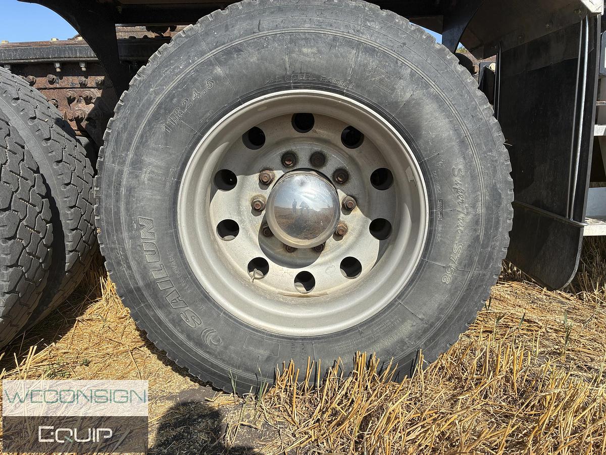 Used 2005 Kenworth T800 Sleeper Tractor