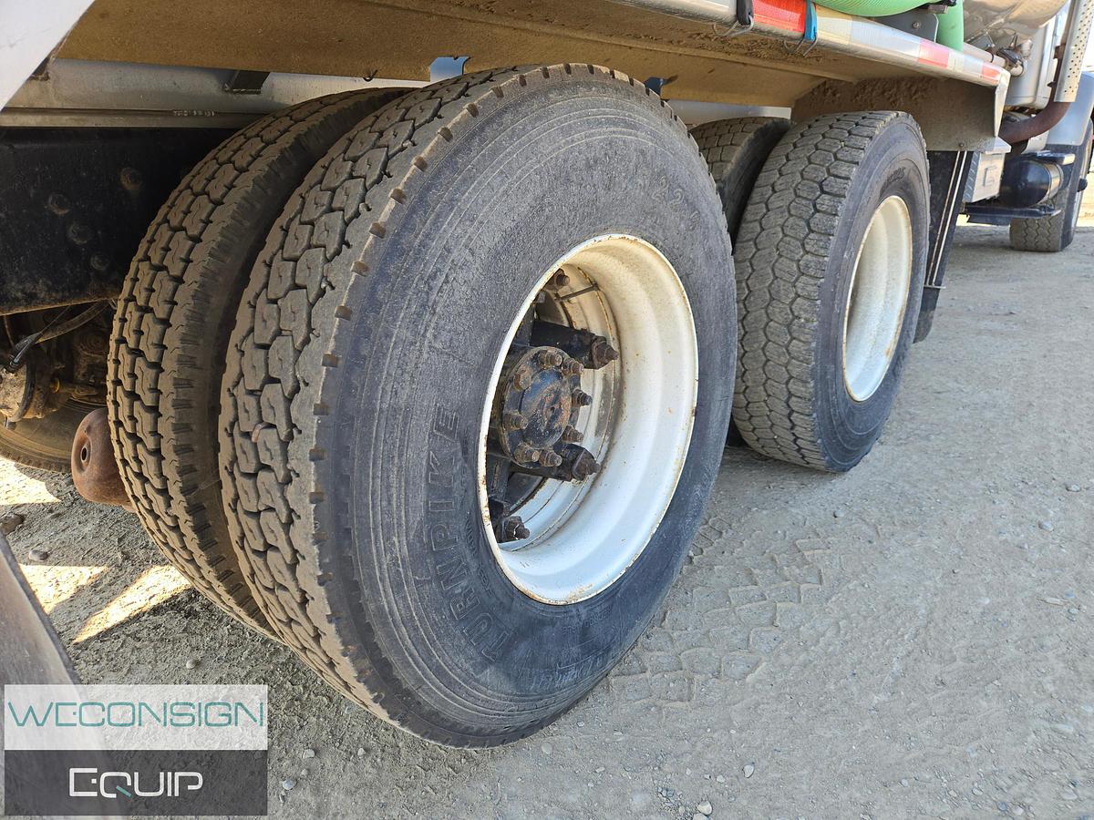 Used 1997 International 4,000 Gallon Water Truck