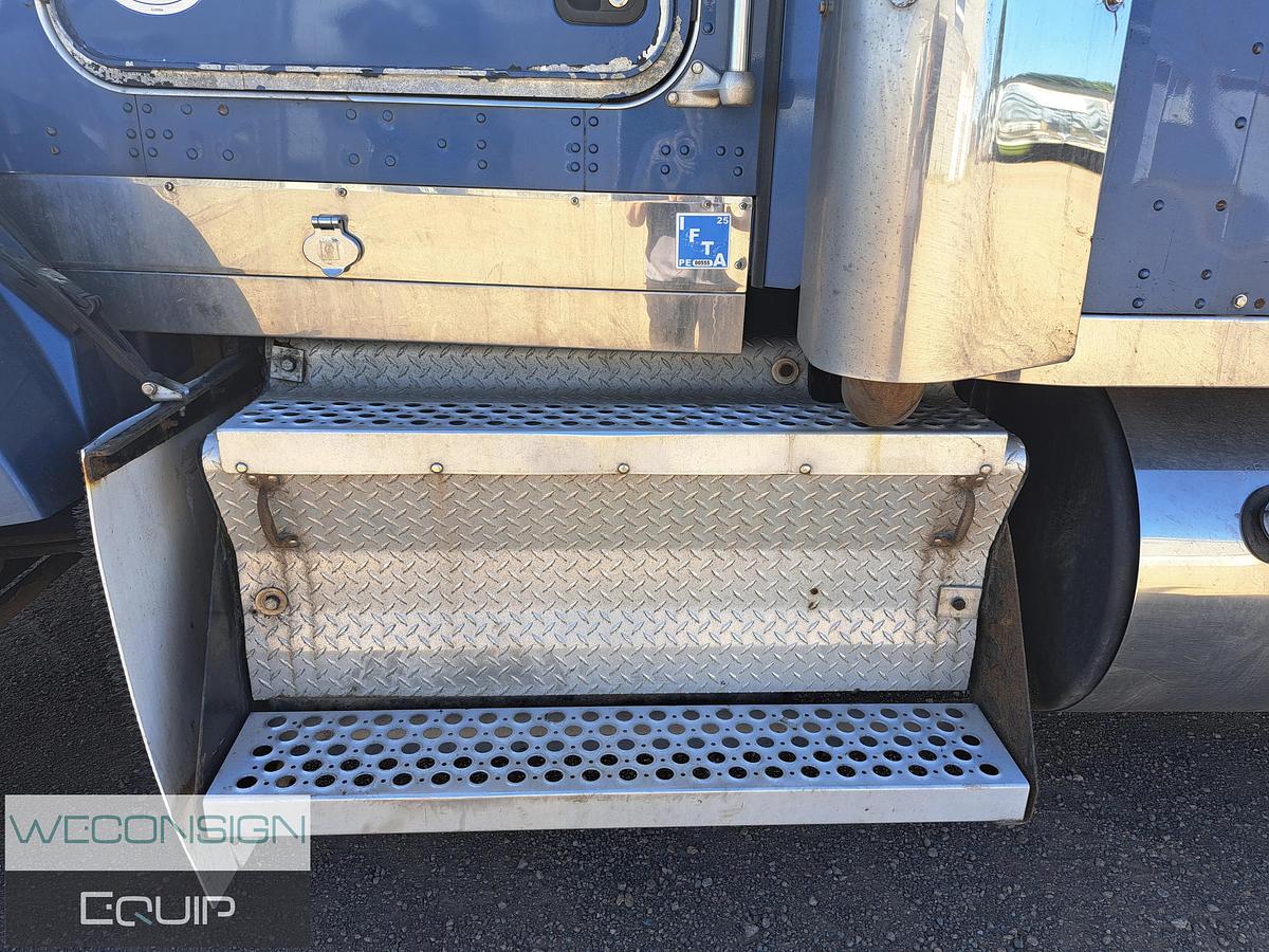 Used 2011 Kenworth T800